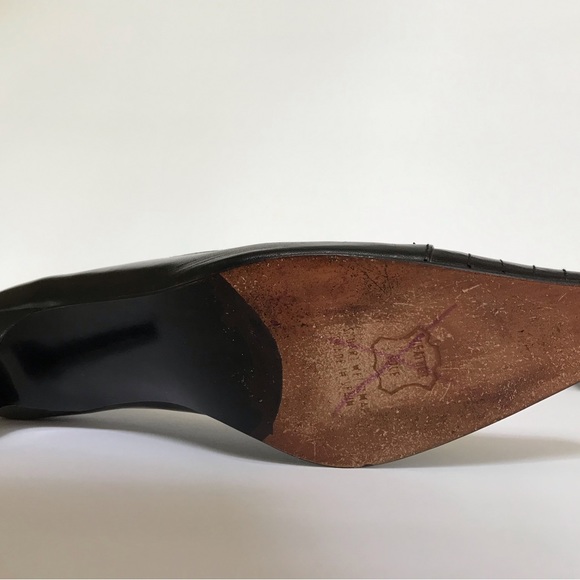 Stuart Weitzman genuine black leather kitten heels 8N excellent condition - Picture 7 of 7